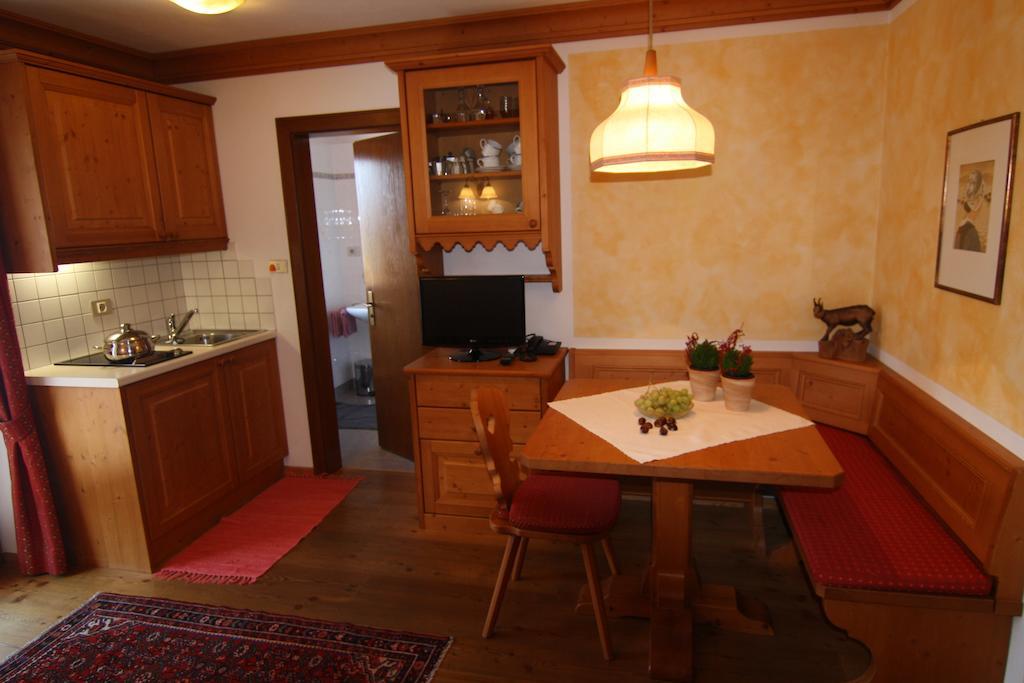 Residence Mairhofer Dobbiaco Room photo